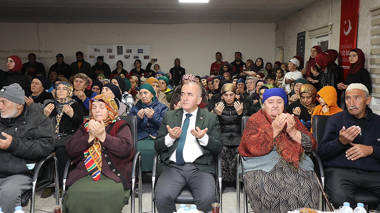 Elazığ valisi Numan Hatipoğlu, Ahıska Türkleri ile bir araya geldi