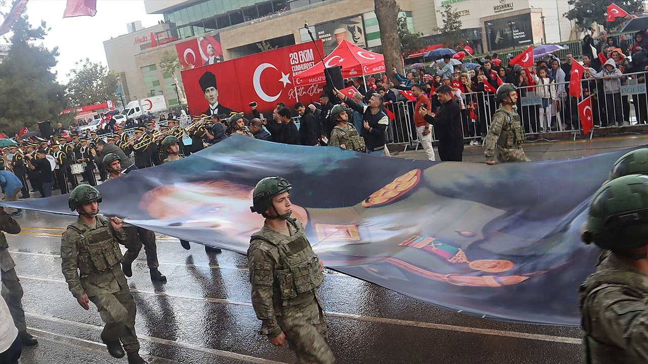 Malatya'da 29 Ekim kutlamaları: Hem gurur hem umut