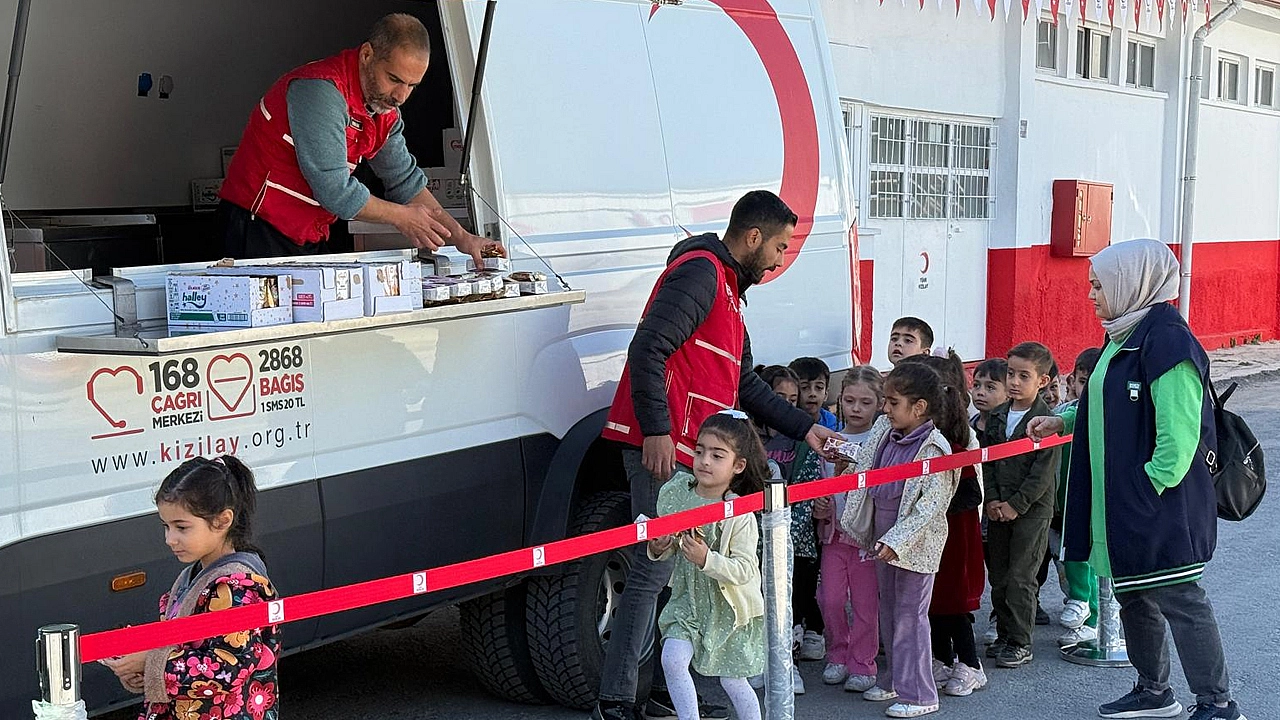 Elazığ'da geleceğin gönüllüleri Kızılay'da buluştu