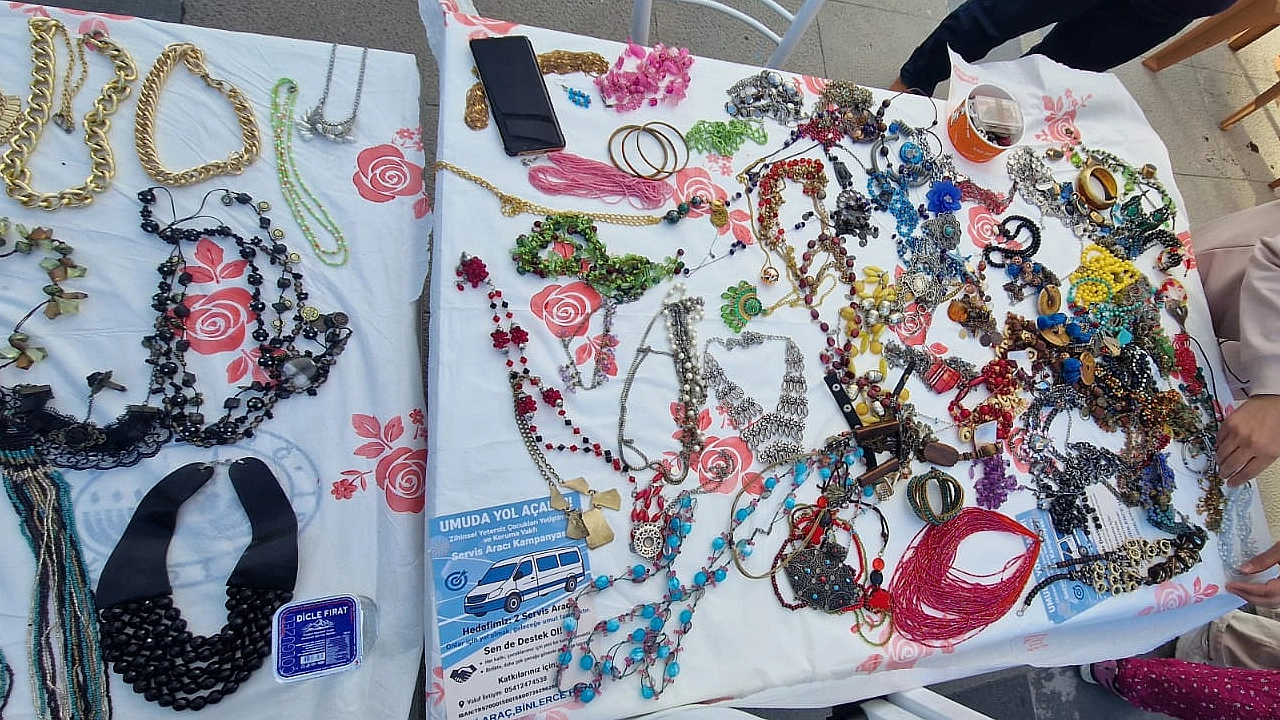 Zihinsel yetersiz çocuklar için kermes: Yeni servis aracı almayı hedefliyorlar