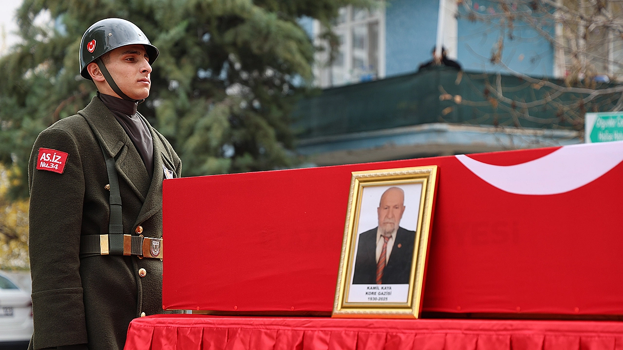 Elazığ'da Kore gazisi Kamil Kaya son yolculuğuna uğurlandı