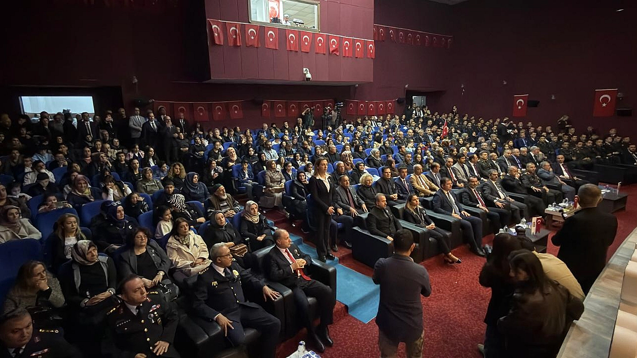 Elazığ'da Ulu Önder Mustafa Kemal Atatürk, saygı ve özlemle anıldı