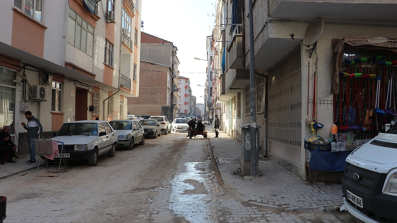 Nailbey Muhtarı Murat Ataş: 'Altyapı bitiyor, sırada asfalt var'