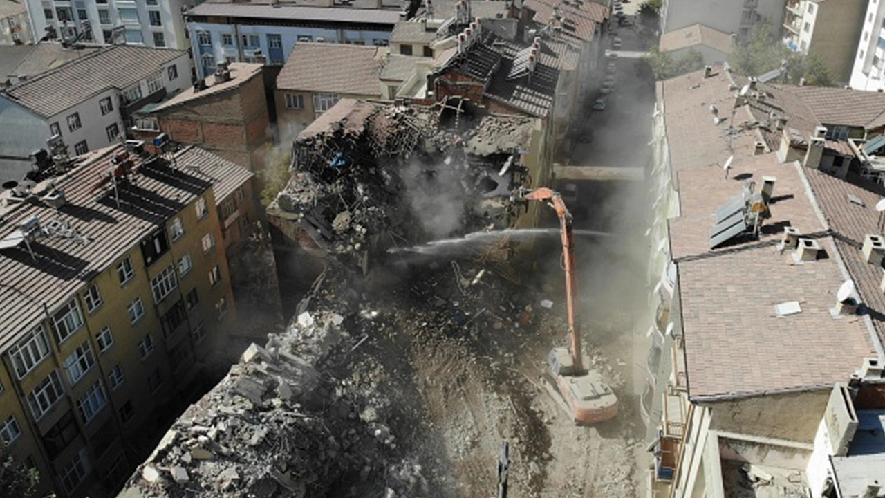 Prof.Dr.Bingöl: 'Depremler beklenen ve normal depremler'