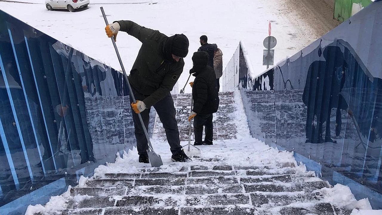 Ekiplerin karla mücadele başarısı