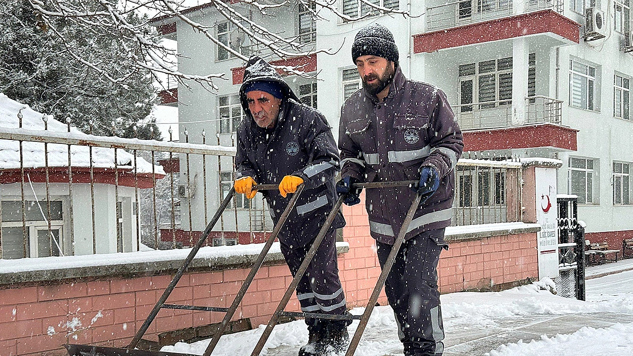 Ekiplerin karla mücadele başarısı