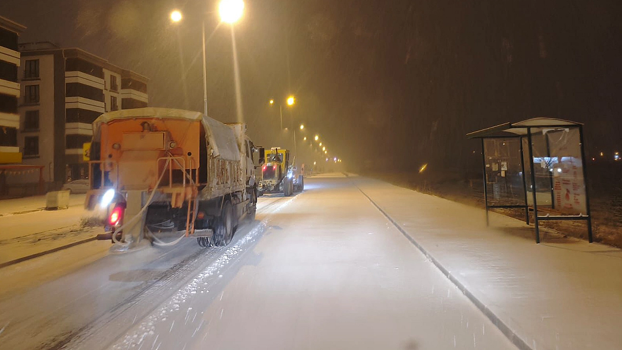 Ekiplerin karla mücadele başarısı