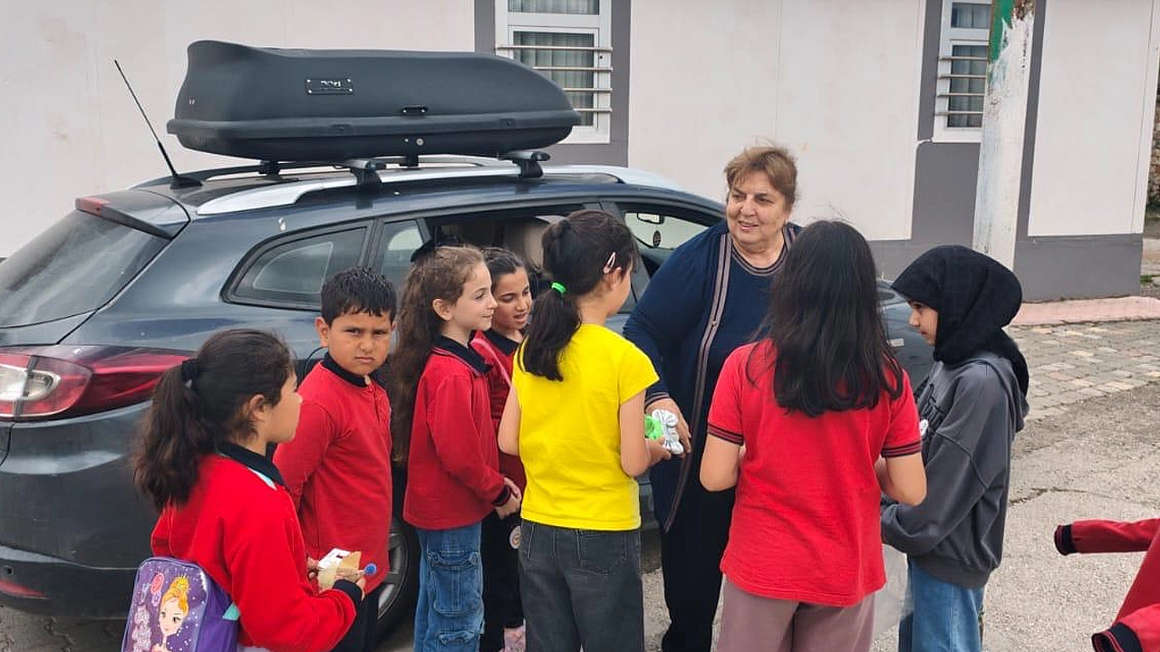 TKKD Genel Başkanı Prof. Dr. Temizer Ozan, Akçakiraz Yüzbaşı İlkokulunu ziyaret Etti