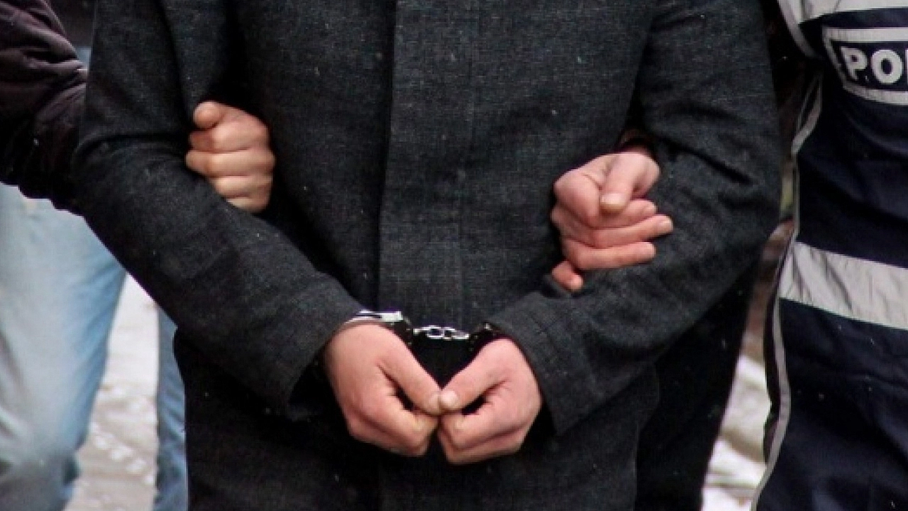 Baştan aşağı sosyal çürüme