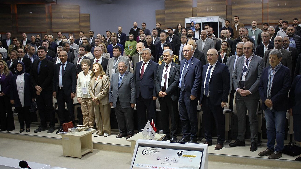 Türk Kadınlar Konseyi Derneği Genel Başkanı Prof. Dr. Sema Temizer Ozan '6.Uluslararası Tavukçuluk Kongresinde'
