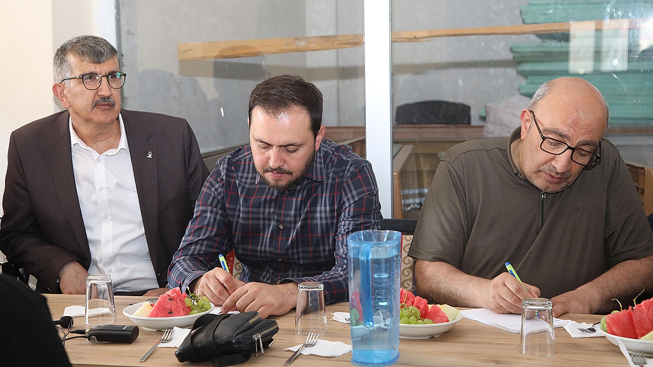 AK Parti Heyeti Elazığ'ın Üç İlçesinde Sahadaydı: İstişare, Değerlendirme ve Gönül Buluşmaları