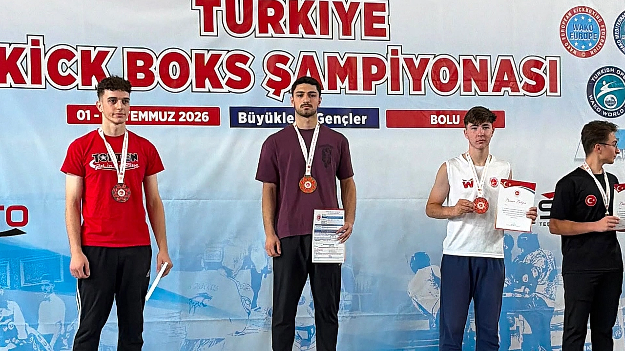 Elazığ'ın altın yumrukları Türkiye kürsüsünde