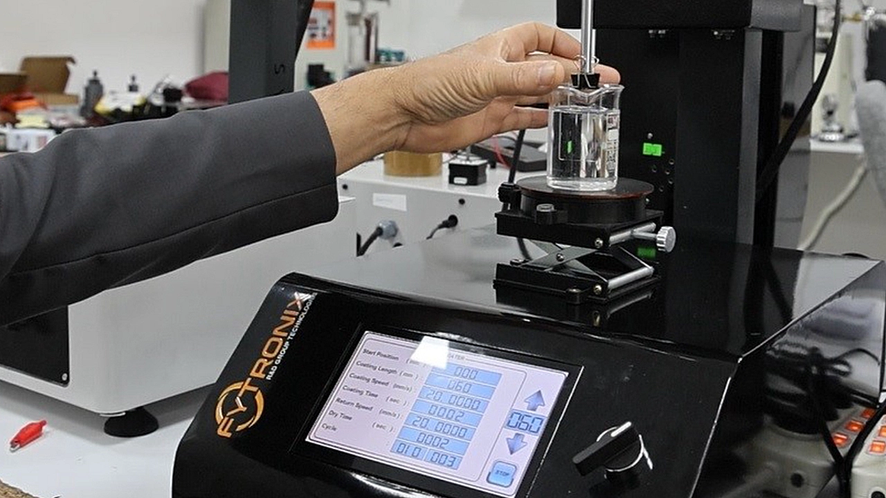 Fırat Üniversitesi'nin yerli 'Dip Coater' Cihazı ihracat yolunda