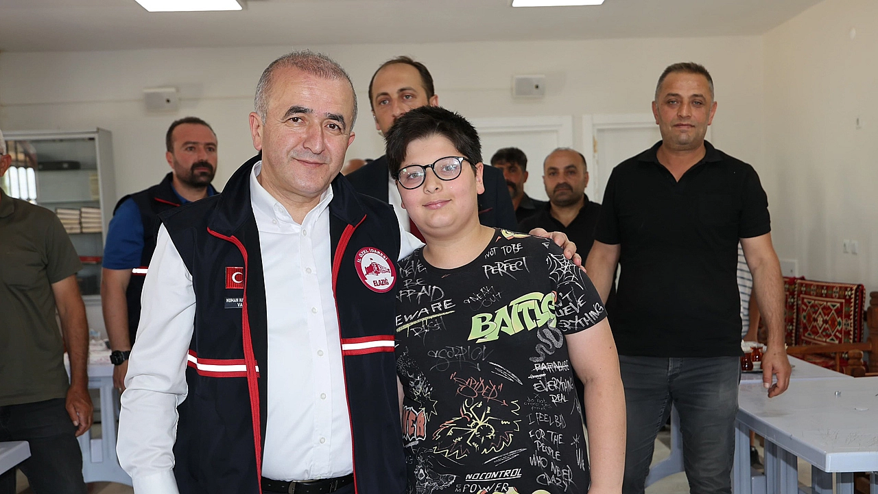 Vali Hatipoğlu, Gözebaşı Köyü'nde vatandaşlarla bir araya geldi