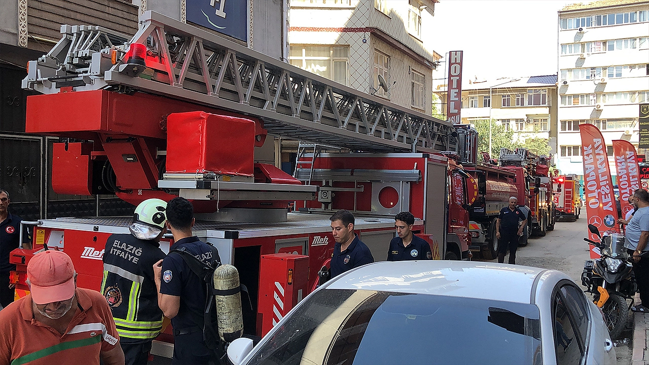 Elazığ'da yangın paniğe neden oldu