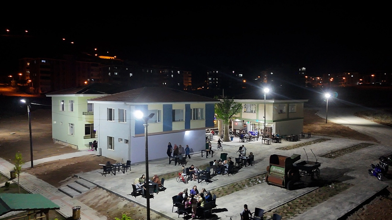 Elazığ'da Seksenler Sokağı geçmişin izlerini geleceğe taşıyor