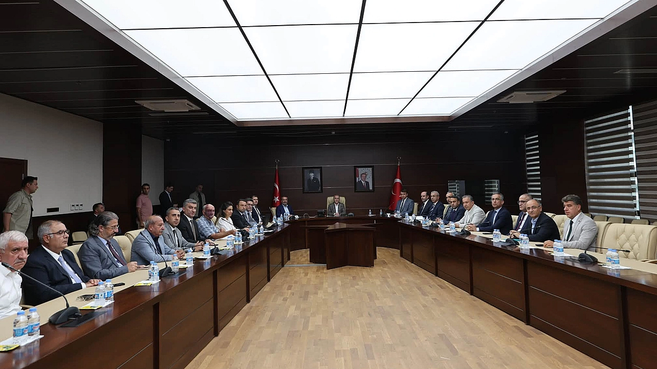 Ortak akıl yatırım için birleşti