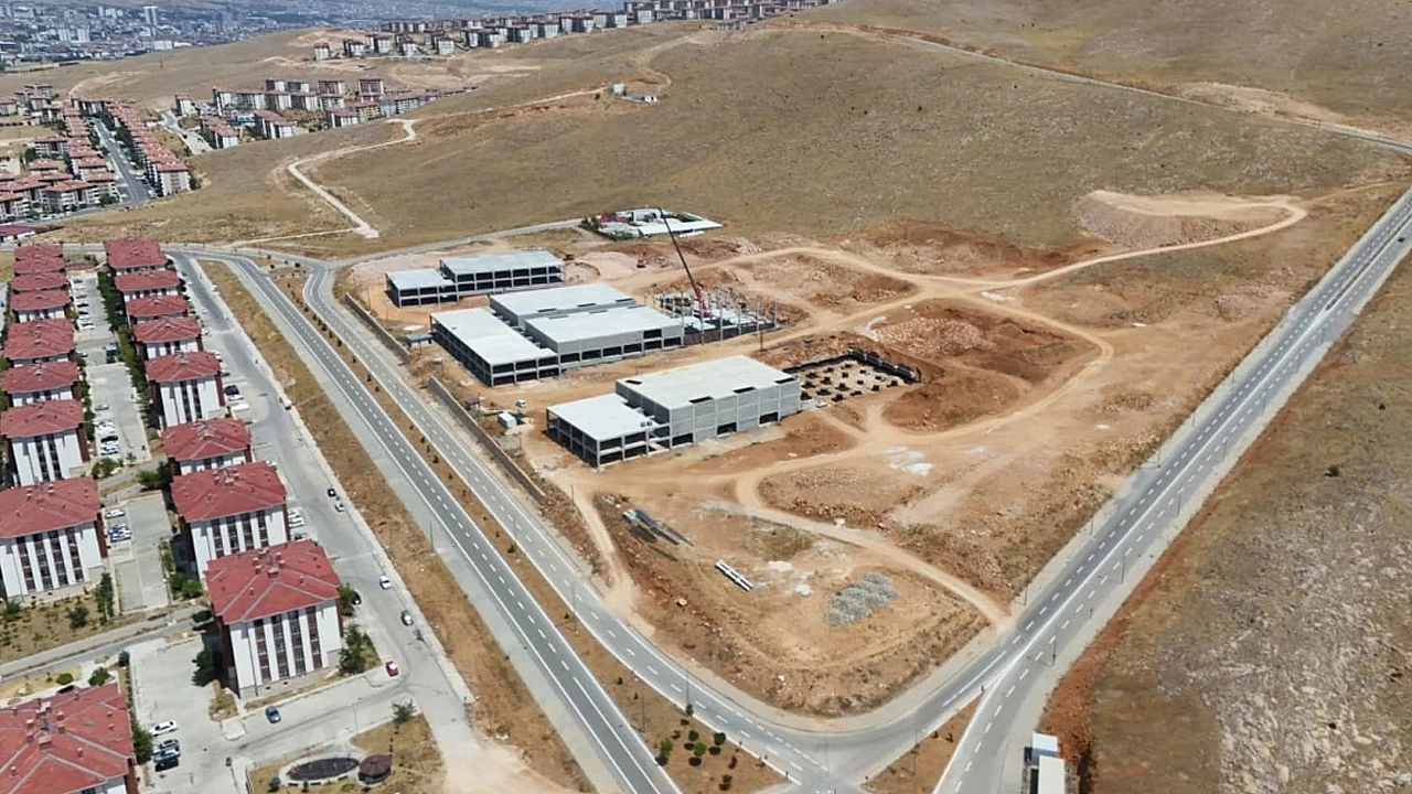 Başkan Şerifoğulları, Mobilyacılar Sitesi'nde incelemede bulundu