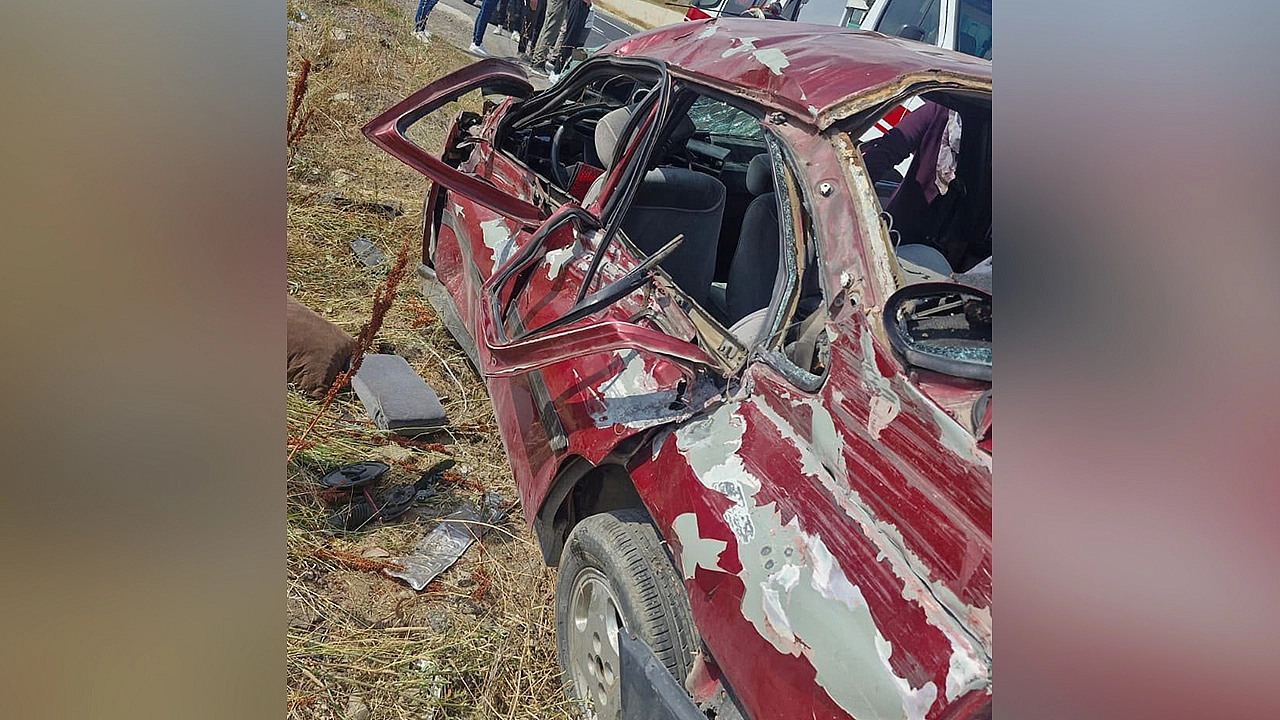 Düğün konvoyunda kaza: 2 ölü, 4 yaralı