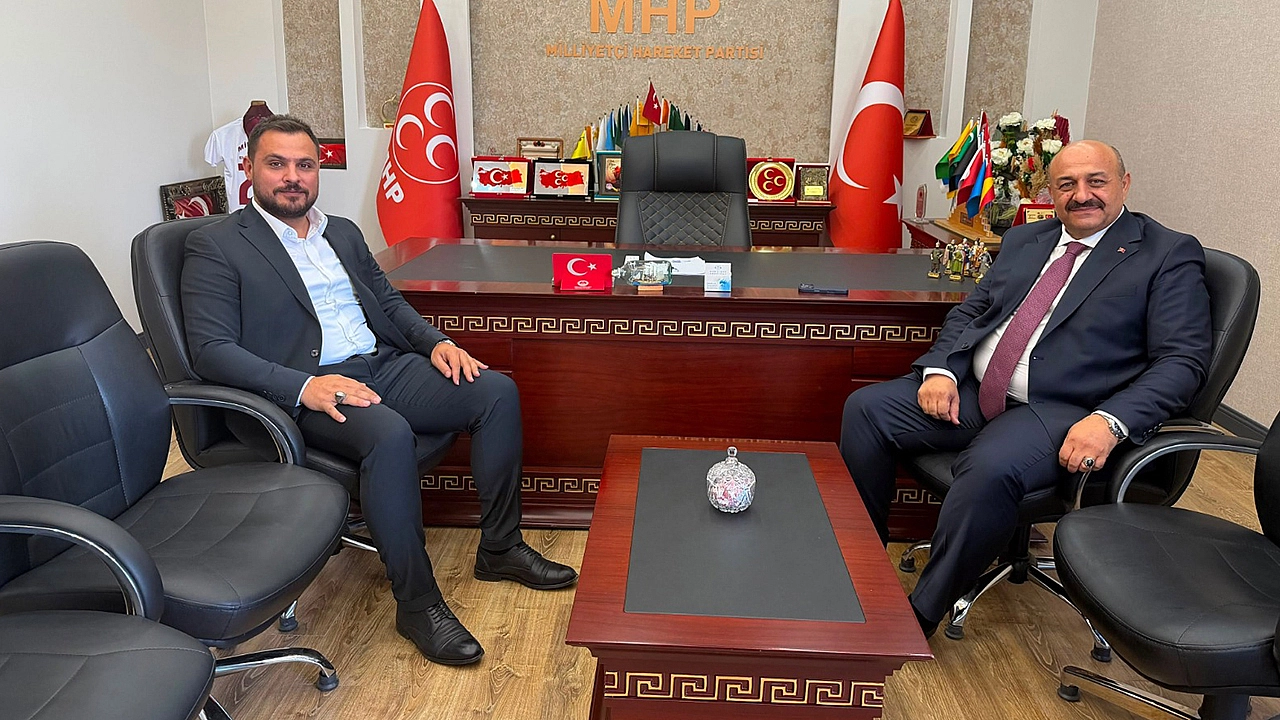 MHP'de birlik ve dayanışma içinde bayrak değişimi