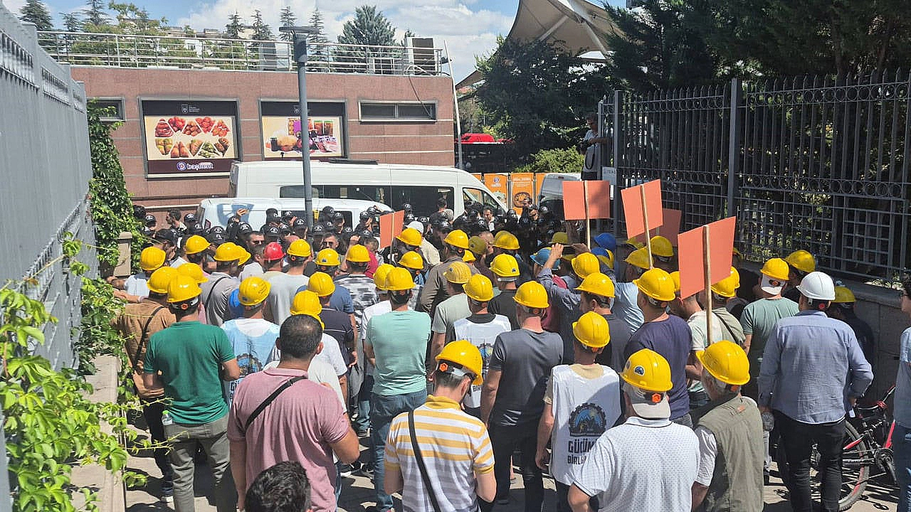 Vekiller emekçilerin yanında