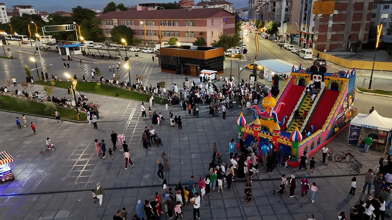 Yaz etkinlikleri binlerce vatandaşı buluşturdu