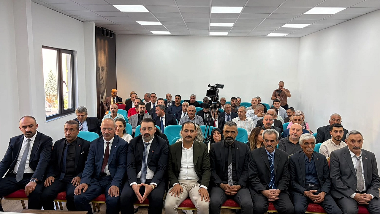MHP Elazığ İl Başkanlığı'nda bayrak değişimi