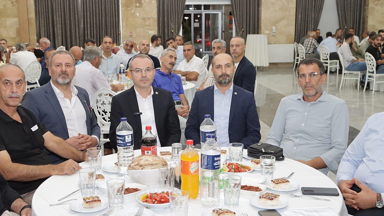 Eğitim-Bir-Sen'de seçim hareketliliği: Mustafa Çiçek ekibini tanıttı