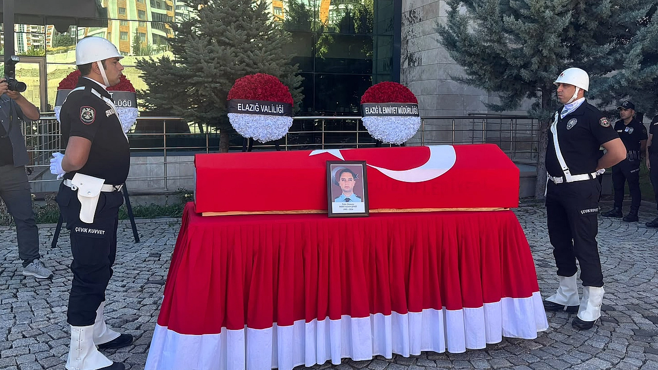 Polis Memuru Mert Ozan Şindi Elazığ'da düzenlenen törenle uğurlandı