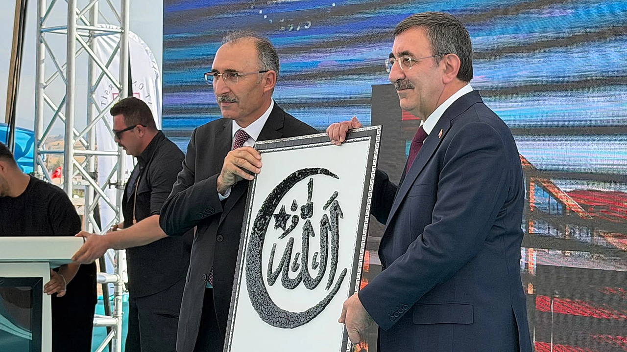 Cevdet Yılmaz: 'Projenin mimarı Rektör Göktaş'tır'