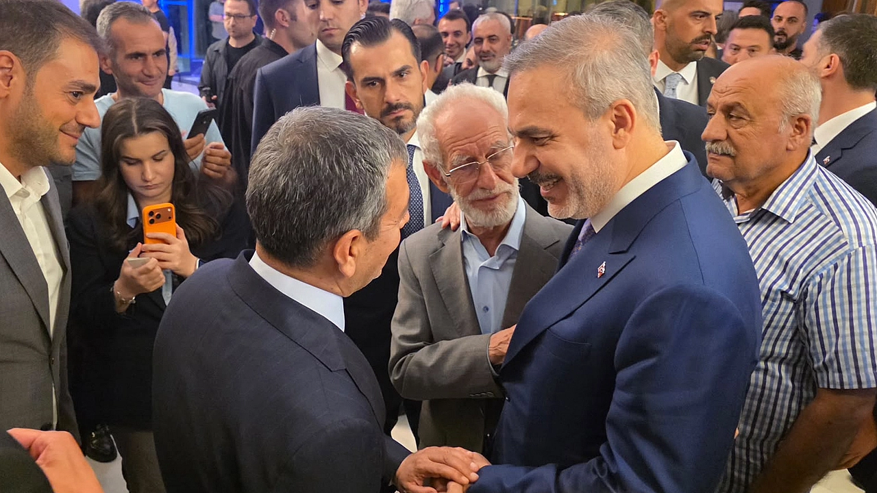 Milletvekili Keleş Silvan'da: 'Milletimizle iç içe, teşkilatımızla omuz omuza çalışıyoruz'