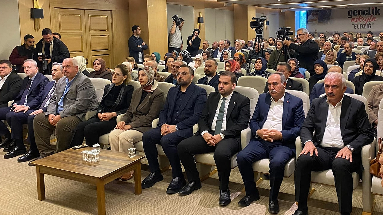 AK Parti Genel Başkan Yardımcısı Hülya Terzioğlu Elazığ'da teşkilatla buluştu