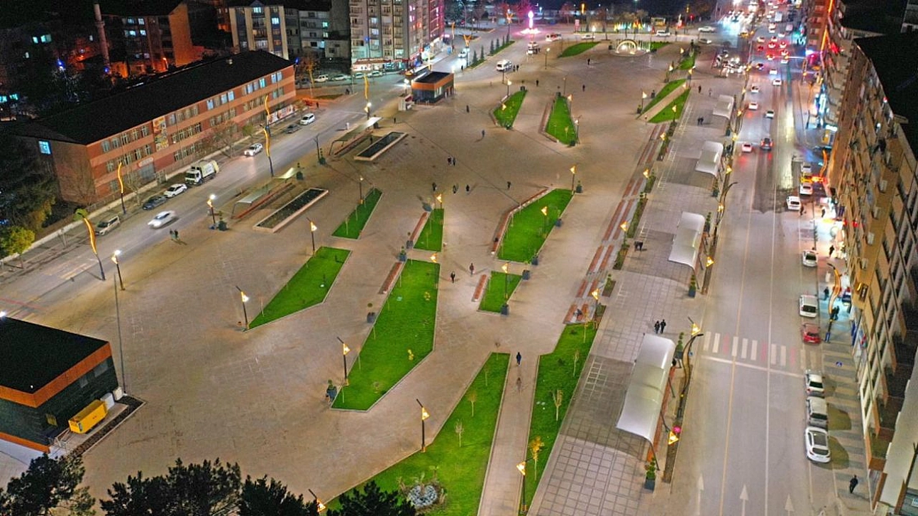 Cumhuriyet Meydanı'na Vatandaşlardan Tam Not