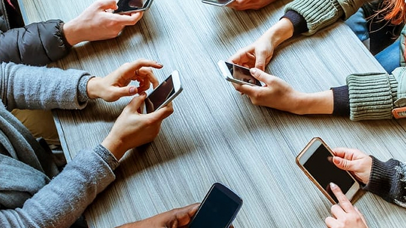 Akıllı Telefon, Körelmiş Gençlik