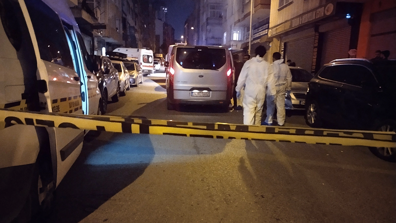 Cinnet geçiren adam, oğlu ve kardeşini öldürdü