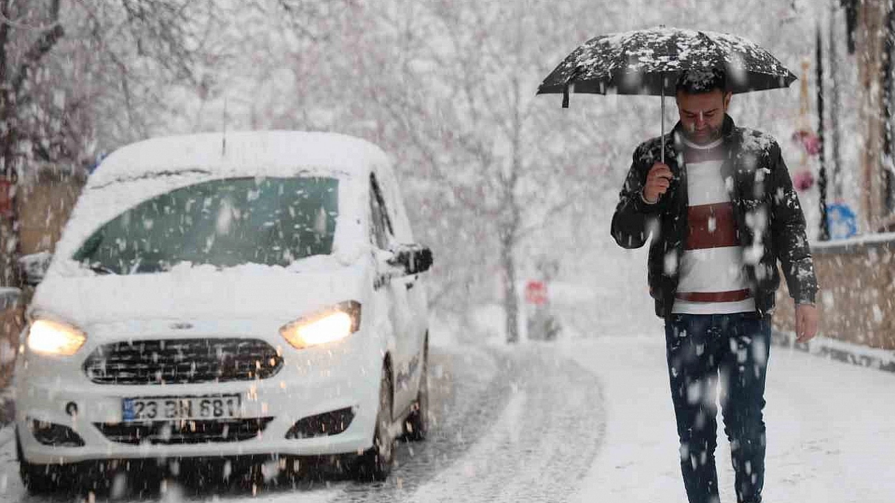 Elazığ'da yoğun kar yağışı alarmı