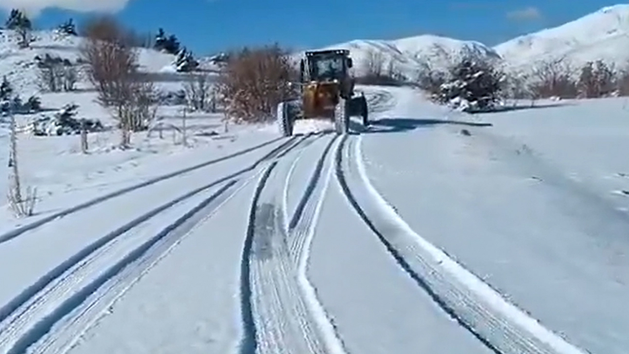 Elazığ'ın dört bir yanında karla mücadele seferberliği