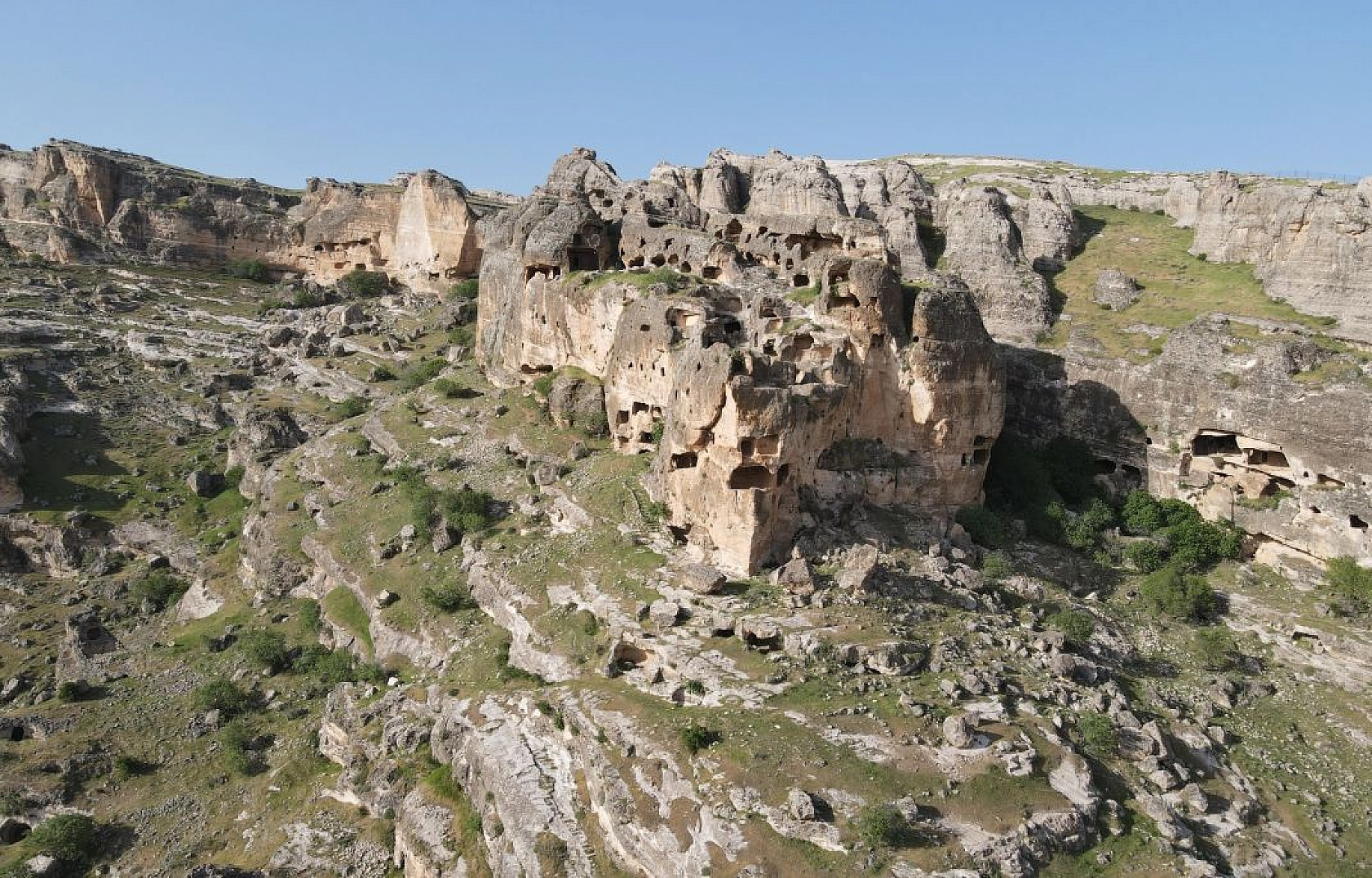 Droncu sınıf öğretmeninin çektiği eşsiz görüntüler hayran bıraktı