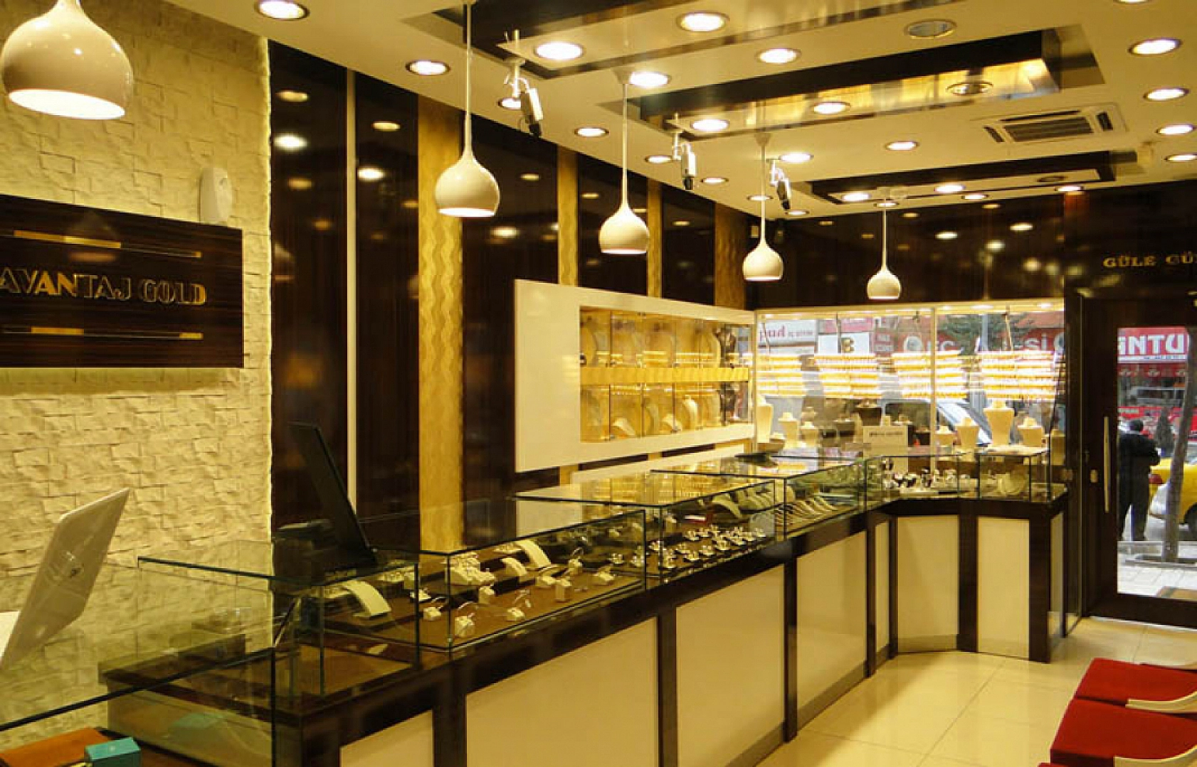 Elazığ altında rekor kırdı! Vatandaşlar bankalara adeta akın etti… Elazığ'ın sıralaması şaşırttı