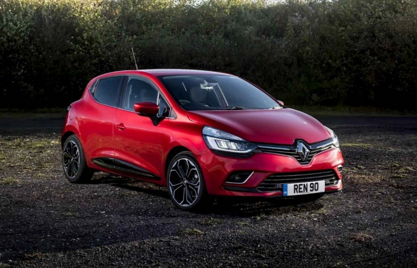 Renault'tan şaşırtıcı kampanya! O modelde sıfır faiz ve büyük indirim