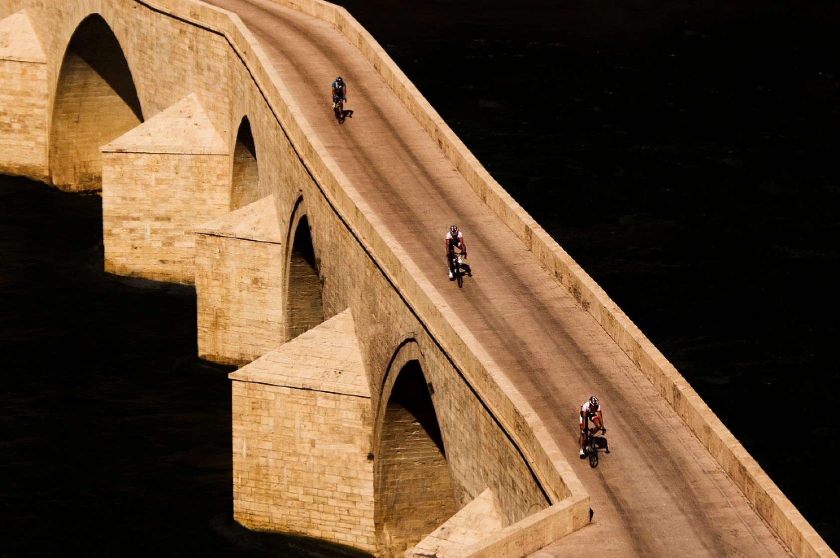 Elazığ'da bulunan tarihi köprü zamana direniyor! 156 metre olması dikkatlerden kaçmıyor