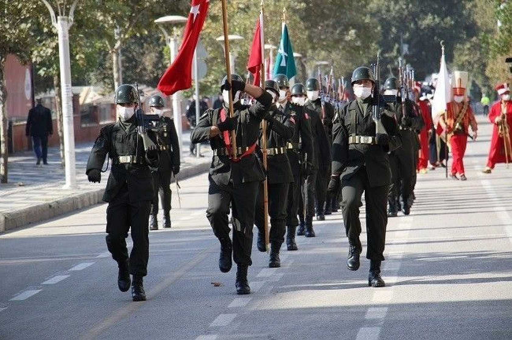 Cumhuriyetin 97. yılı Elazığ'da coşkuyla kutlandı
