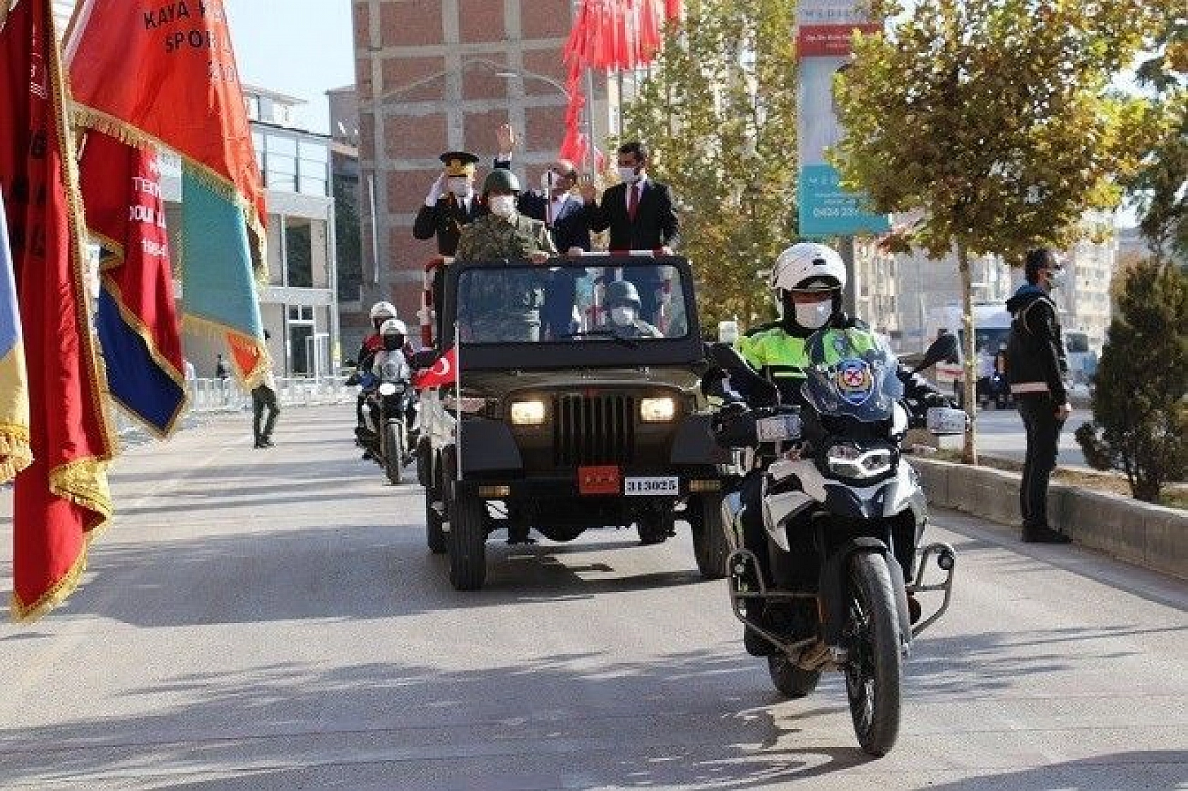 Cumhuriyetin 97. yılı Elazığ'da coşkuyla kutlandı