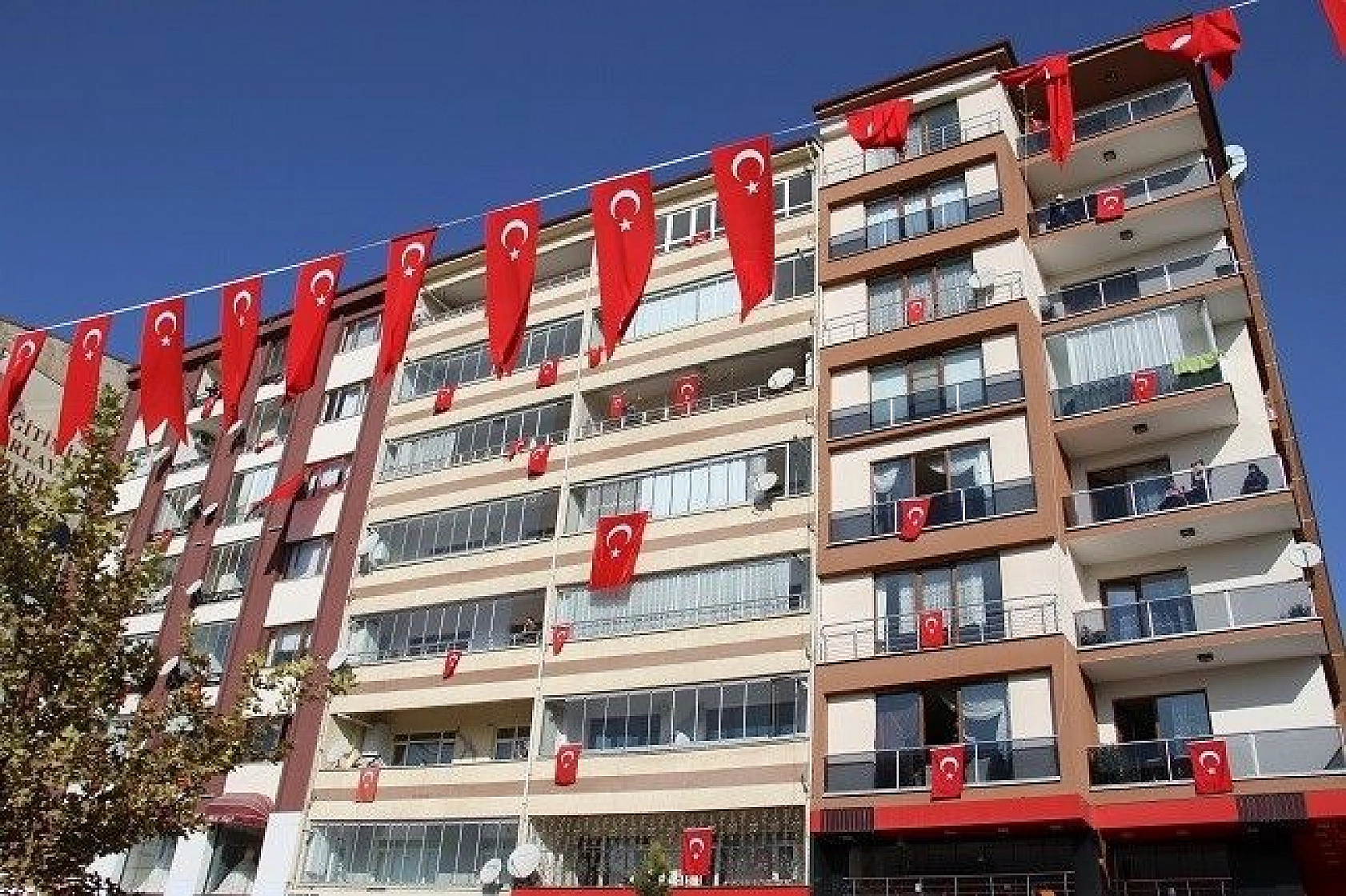 Cumhuriyetin 97. yılı Elazığ'da coşkuyla kutlandı