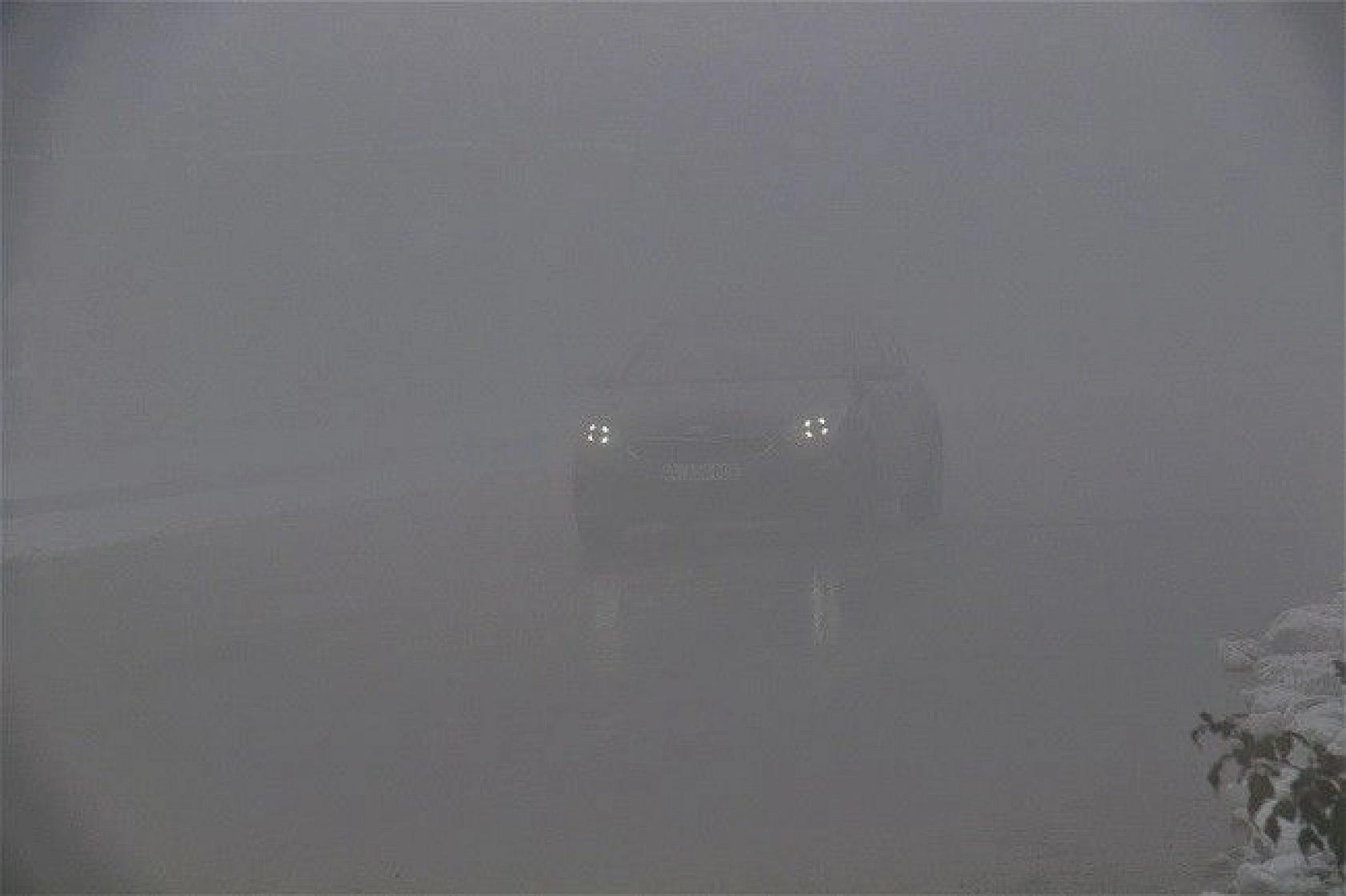 Elazığ'da kar ve sis altındaki tarihin eşsiz manzarası