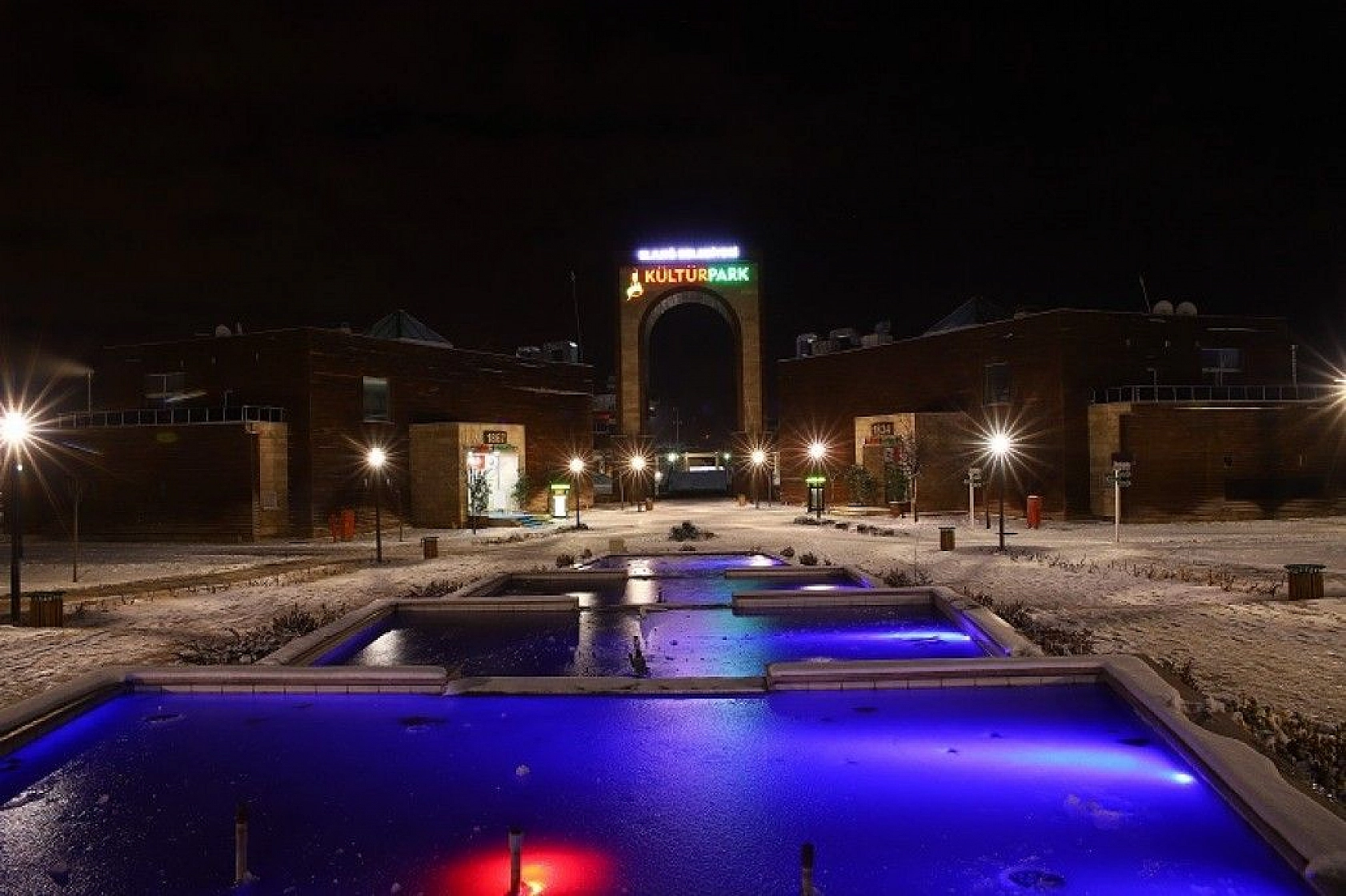 Elazığ'da kar kartpostallık görüntüler oluşturdu