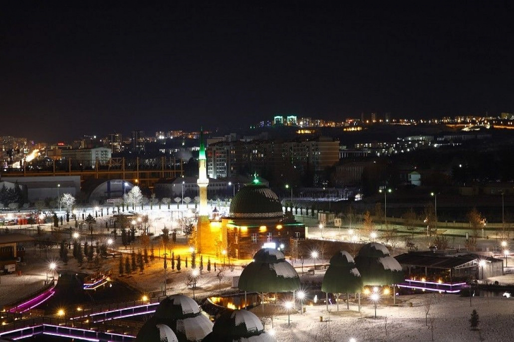 Elazığ'da kar kartpostallık görüntüler oluşturdu