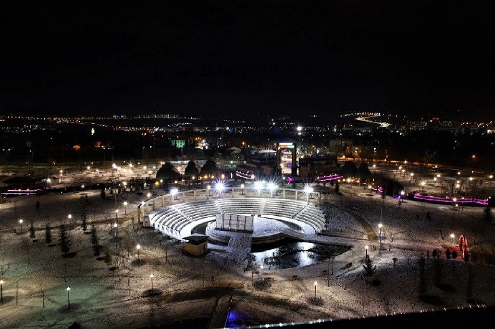 Elazığ'da kar kartpostallık görüntüler oluşturdu