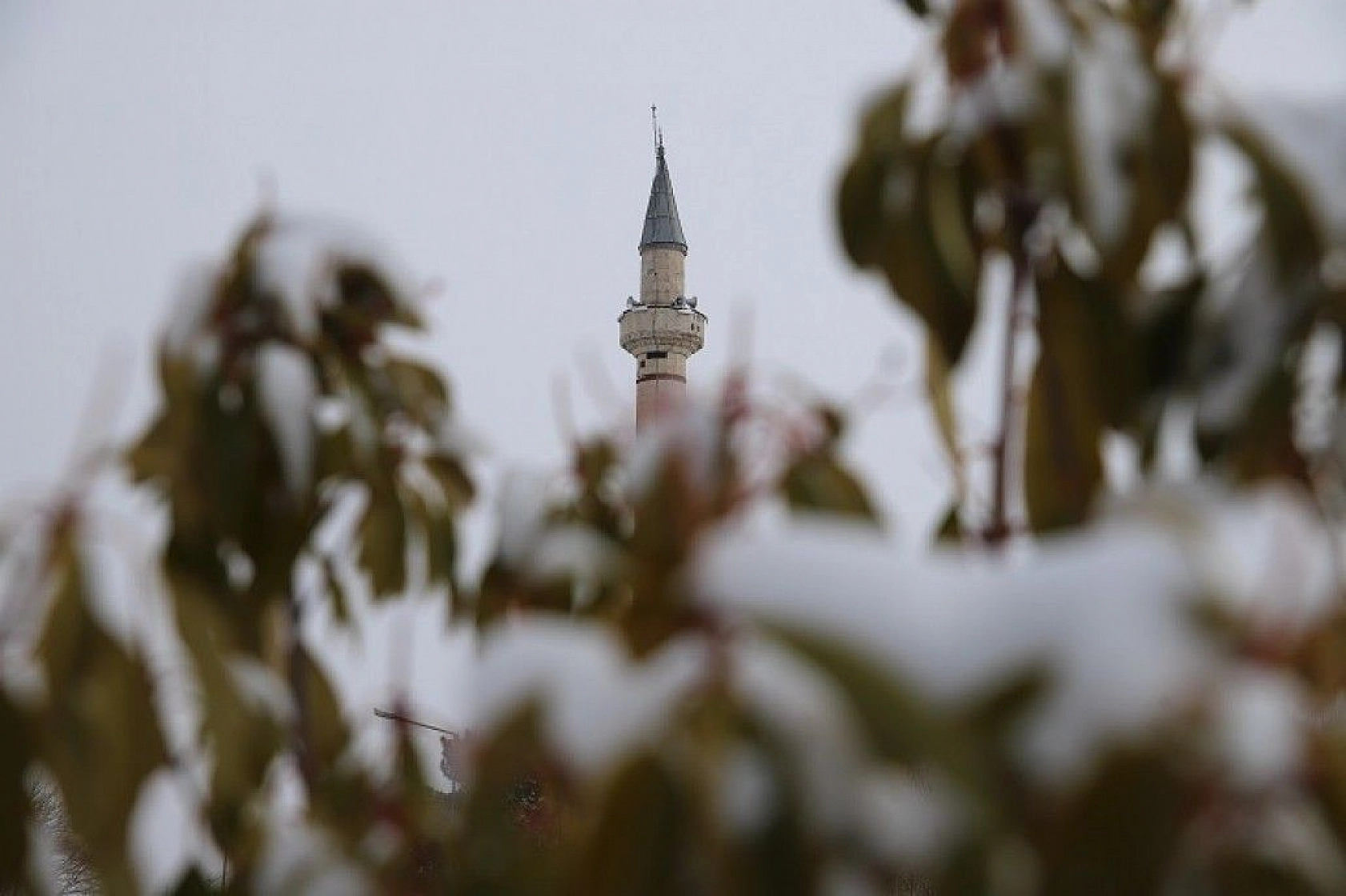 Bin 200 rakımlı Harput'ta kar güzelliği