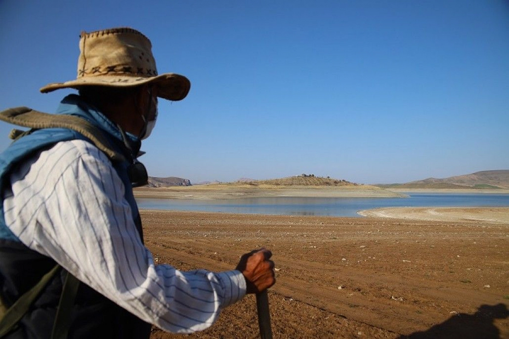 Adada çiçekler açtı